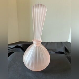 Vintage Elegant Pink Glass Perfume Bottle|Decanter